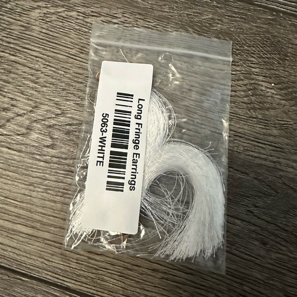 Long fringe tassel earrings  white - Picture 2 of 2